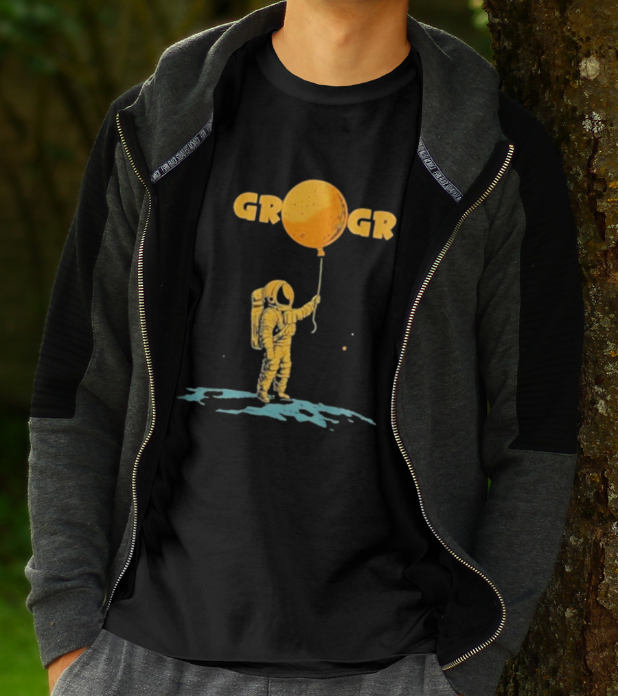 Aj Writes Crypto Get Rich Or Get Rekt Astronaut Holding Orange Moon Balloon T-Shirt