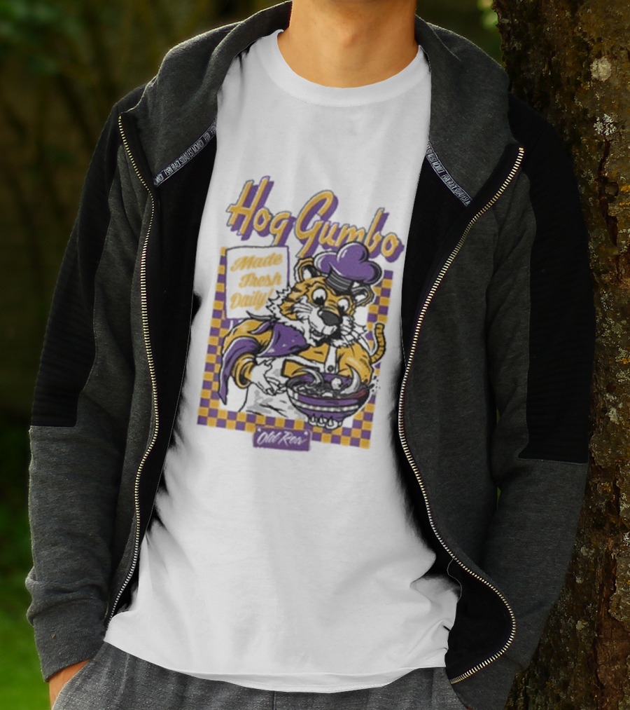 Old Row Hog Gumbo Made Fresh Daily Tiger Chef Purple Gold Checkered T-Shirt
