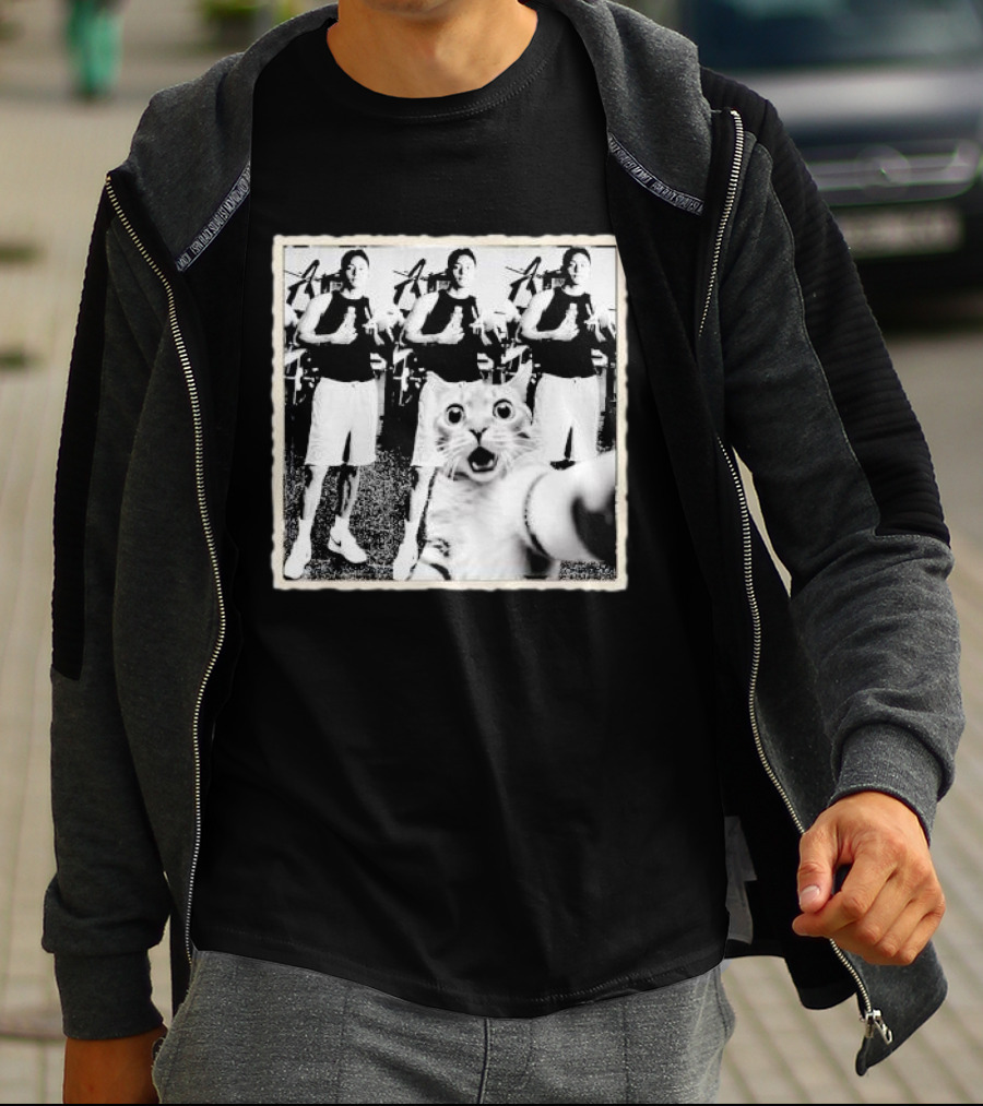 Cat Selfie With Taehyung Sasquatch And Cat Black And White Duplicate Thumbs Up T-Shirt