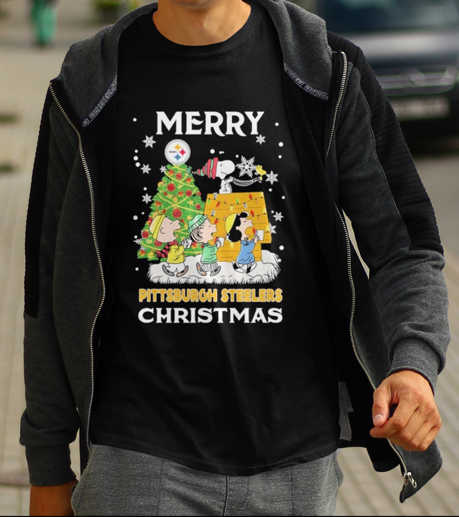 Merry Pittsburgh Steelers Christmas Peanuts Snoopy Holiday T-Shirt