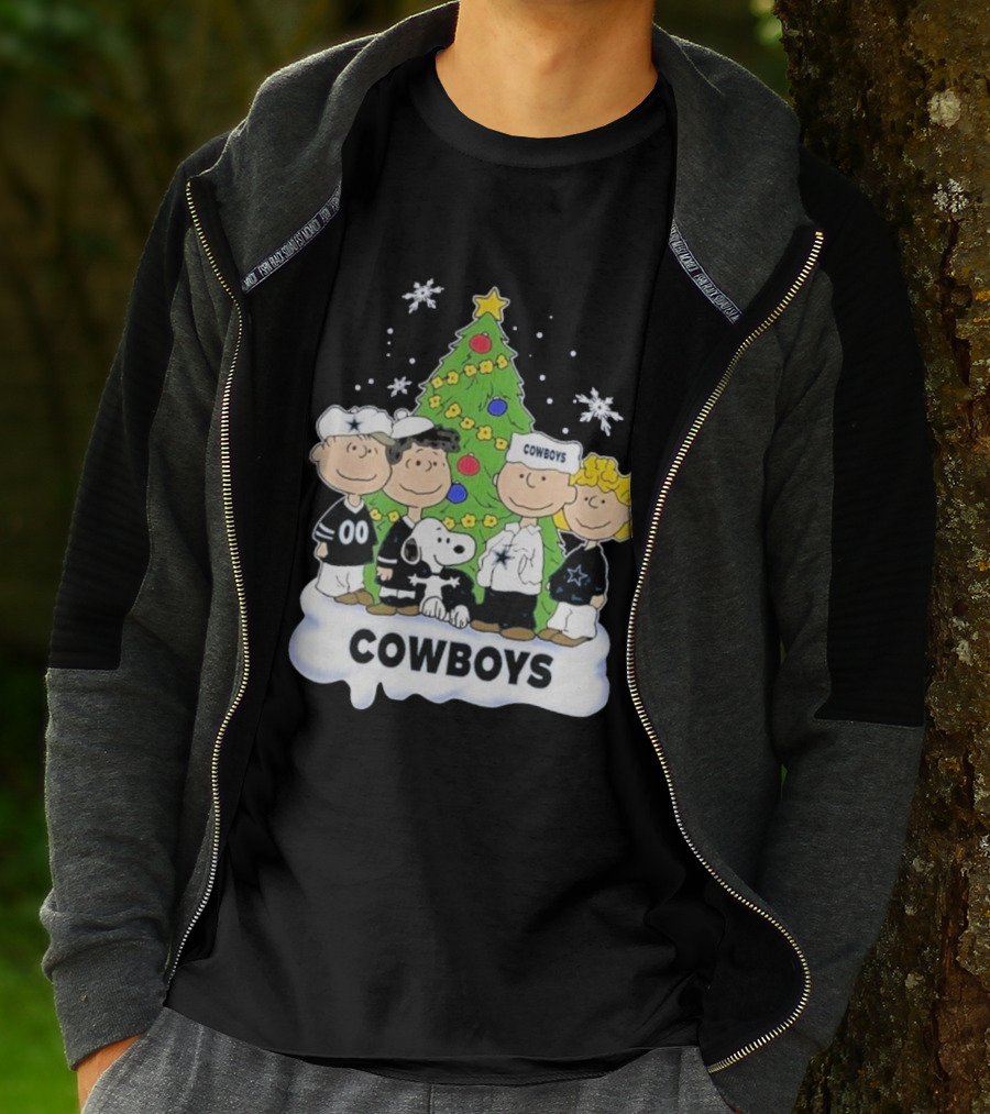 Cowboys Christmas With Snoopy And Peanuts Friends Holiday Tree T-Shirt