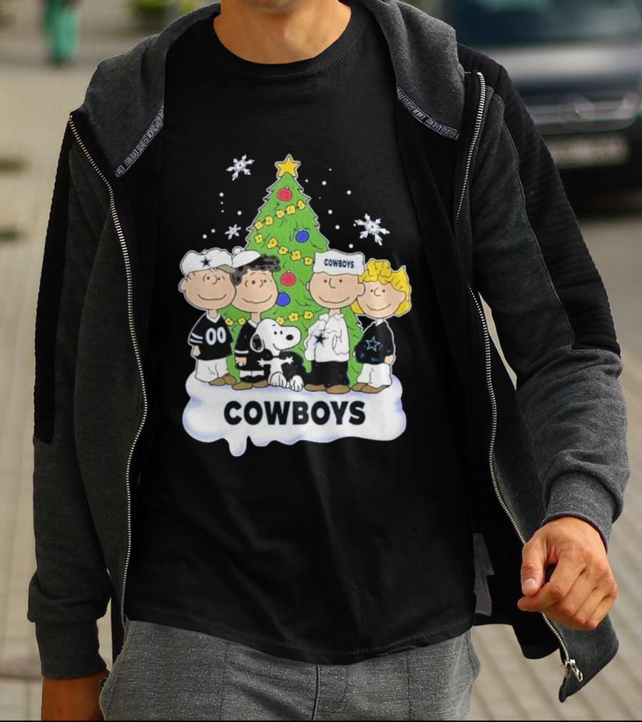 Cowboys Christmas With Snoopy And Peanuts Friends Holiday Tree T-Shirt