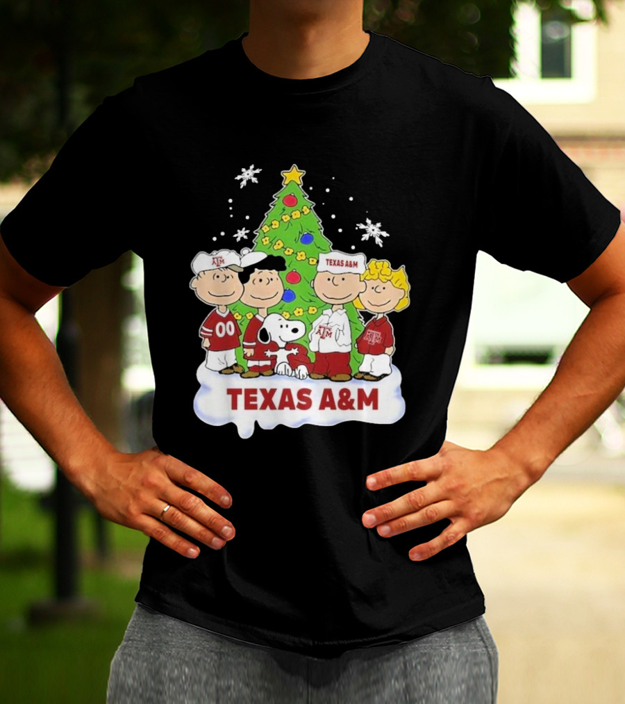 Texas A&M Aggies Christmas With Snoopy And Peanuts Characters T-Shirt