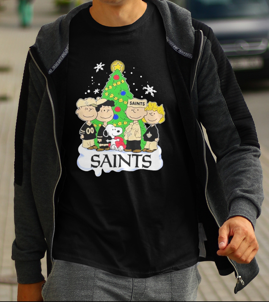 New Orleans Saints Snoopy Christmas Tree Peanuts Characters Snowflakes T-Shirt
