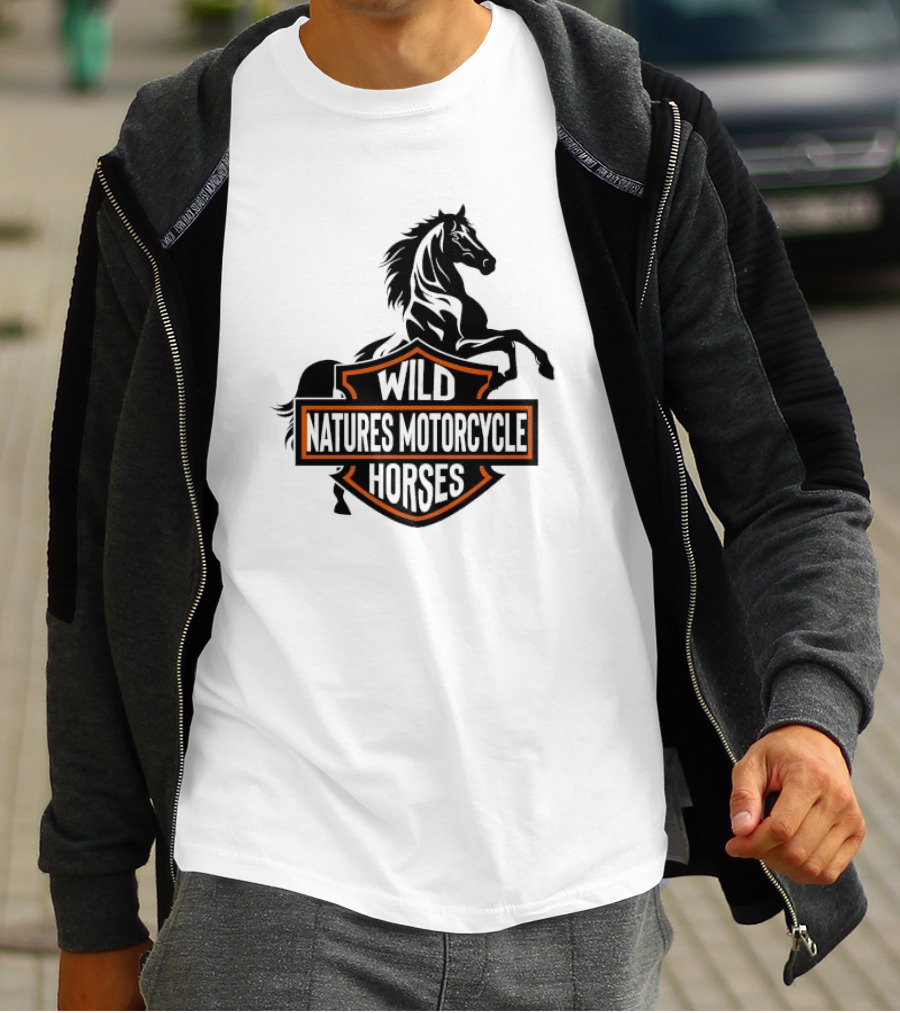 Wild Natures Motorcycle Horses Hang Over Gang Iconic Wild Horse Badge Motif T-Shirt