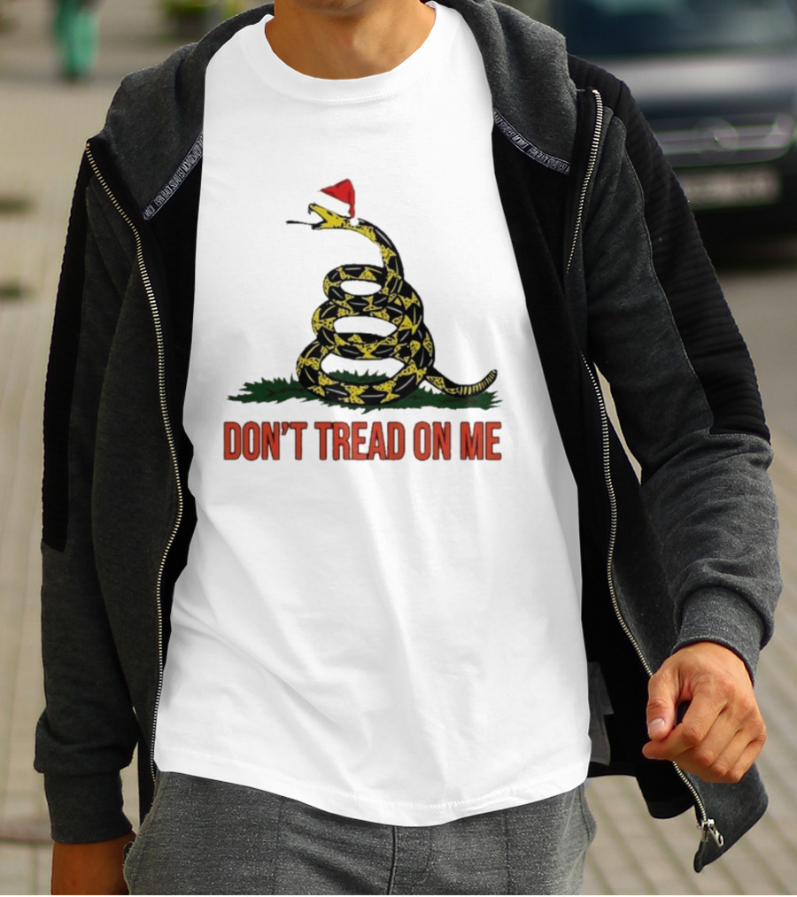 Don’t Tread On Me Christmas Santa Hat Gadsden Flag T-Shirt