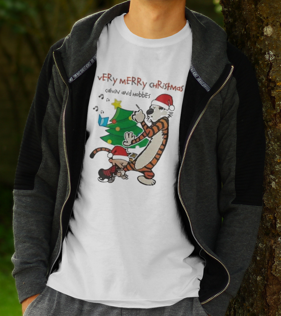 VErY MERRY ChrIStmAS Calvin And Hobbes Santa Hats Christmas Tree Dance T-Shirt