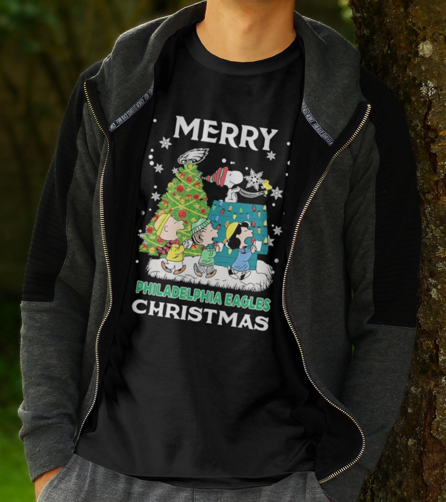 Merry Philadelphia Eagles Christmas Charlie Brown Snoopy Woodstock T-Shirt