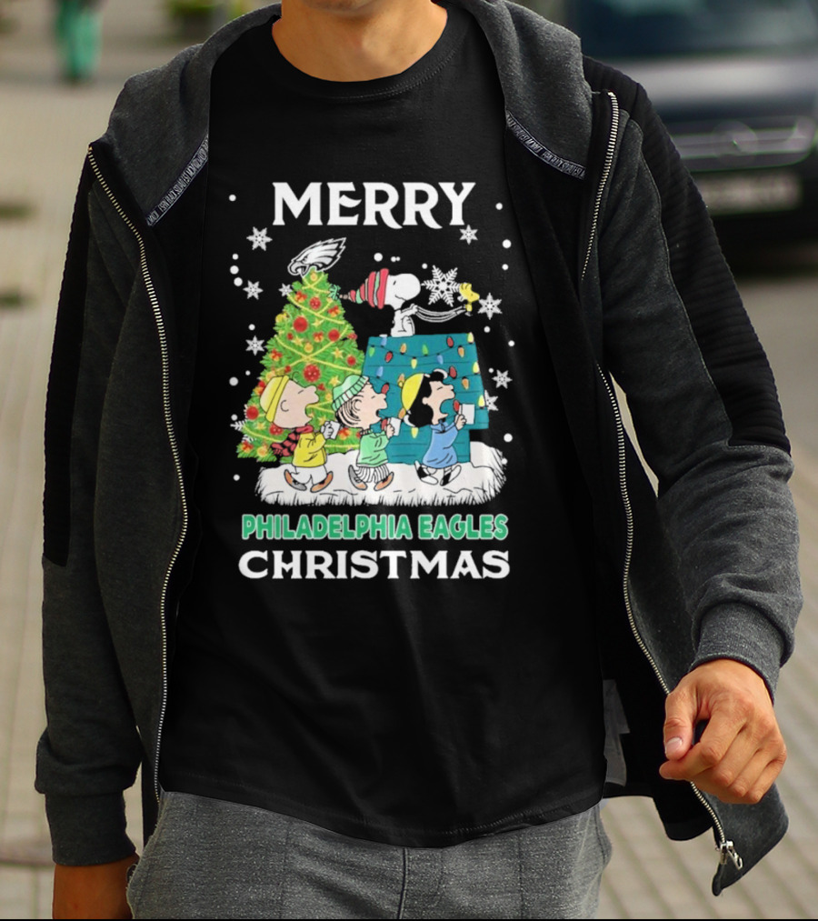 Merry Philadelphia Eagles Christmas Charlie Brown Snoopy Woodstock T-Shirt