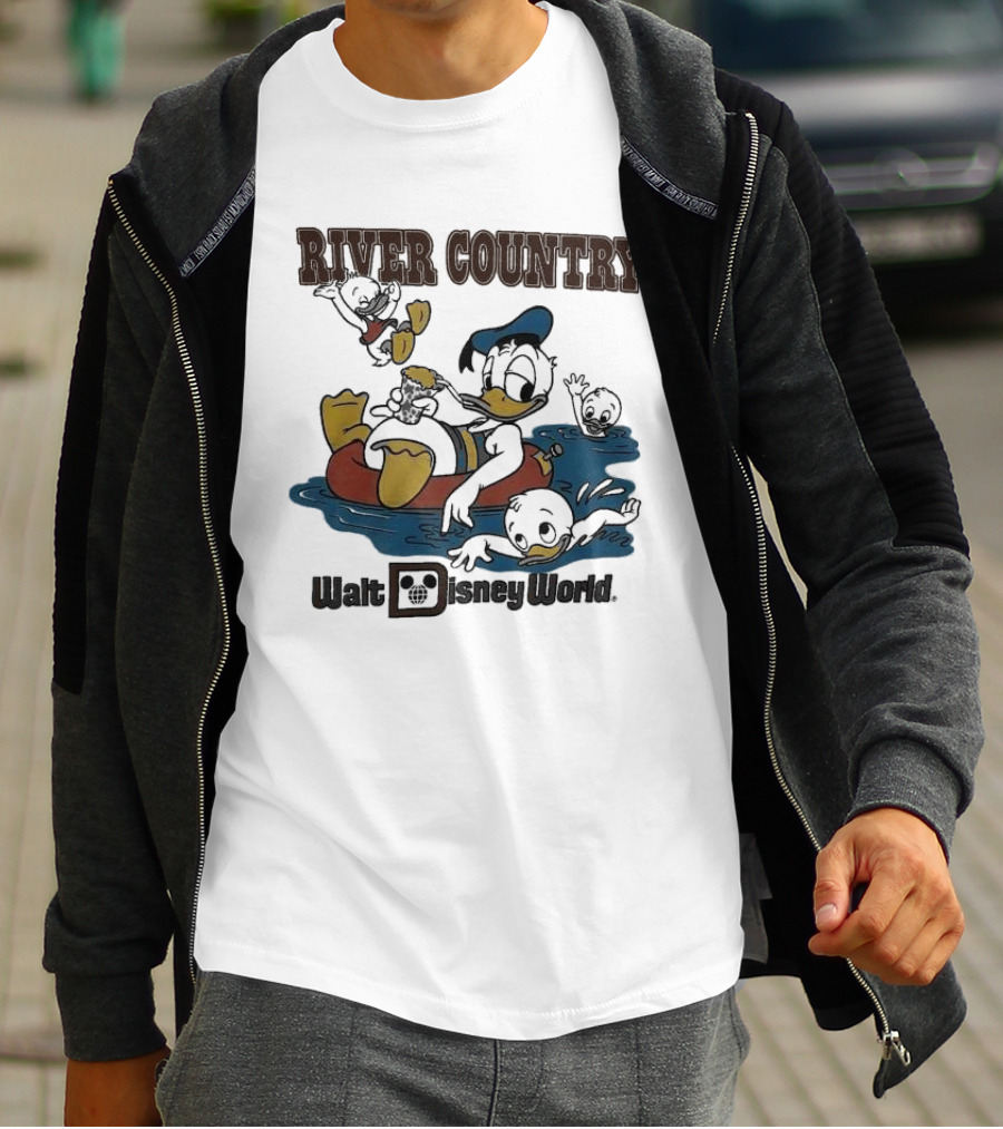 Walt Disney World River Country Duck Characters Floating Scene T-Shirt