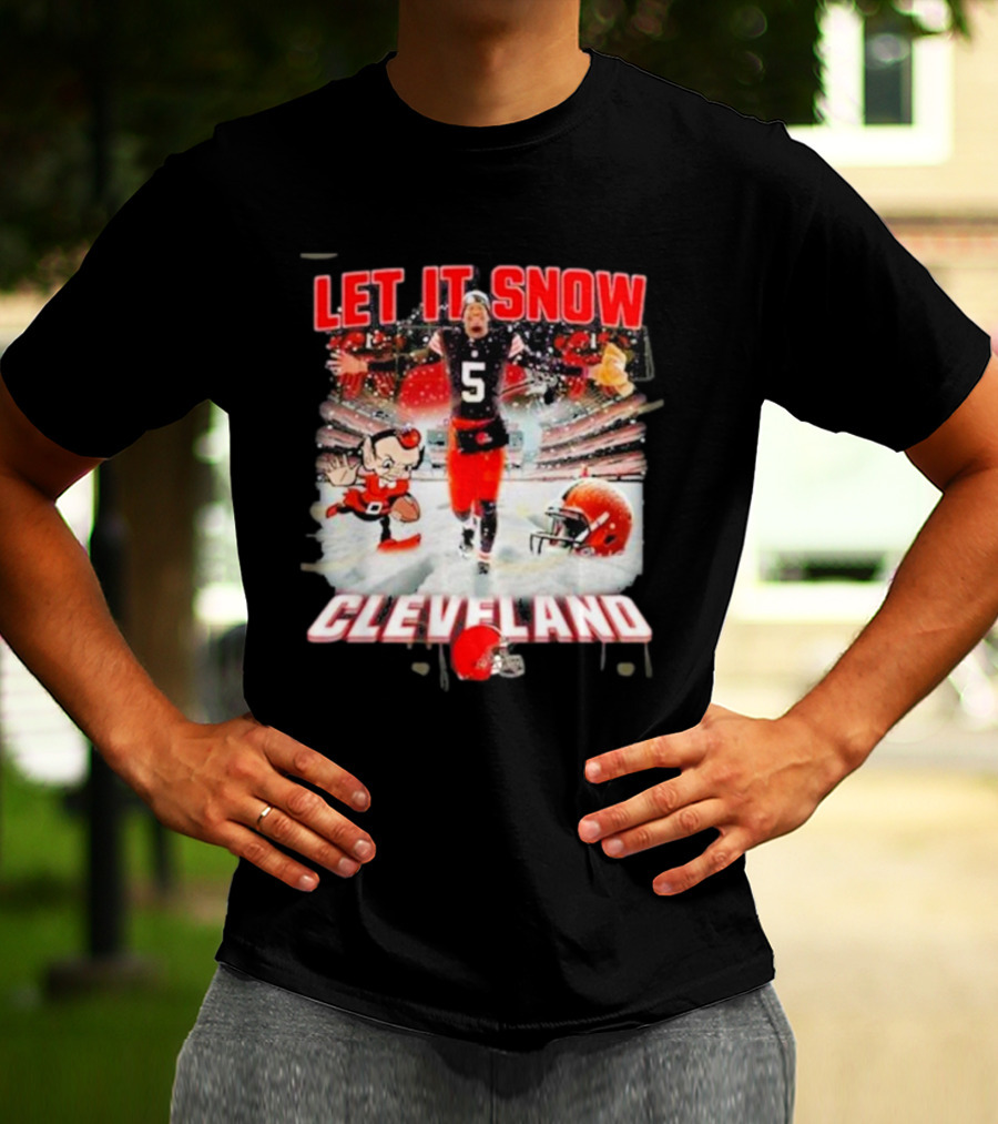 LET IT SNOW CLEVELAND BROWNS FOOTBALL HELMET T-Shirt