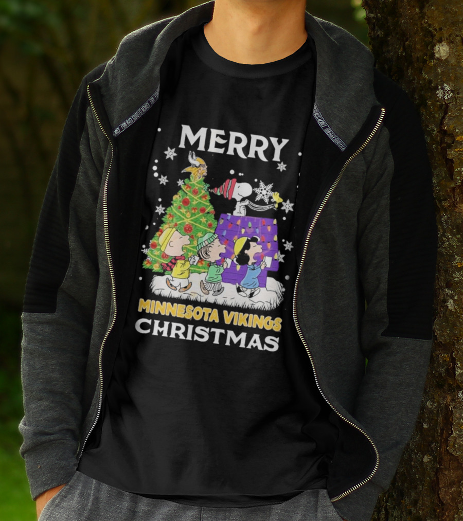 Merry Christmas Minnesota Vikings Snoopy Peanuts Holiday T-Shirt