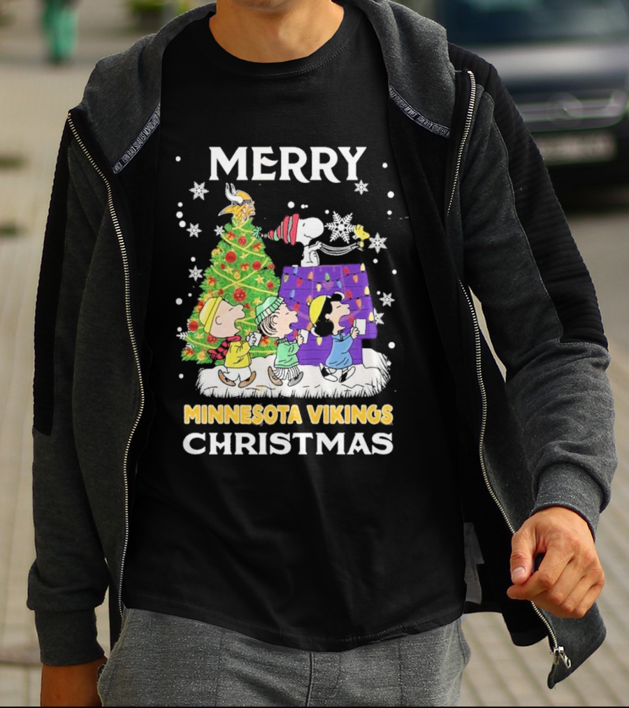 Merry Christmas Minnesota Vikings Snoopy Peanuts Holiday T-Shirt