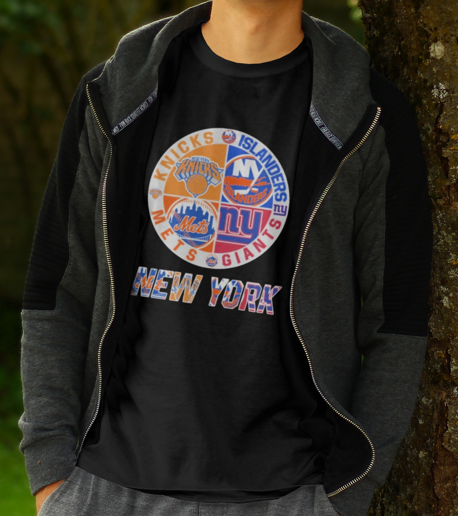 New York Knicks Mets Giants Islanders Logos Circle NYC Sports Teams T-Shirt