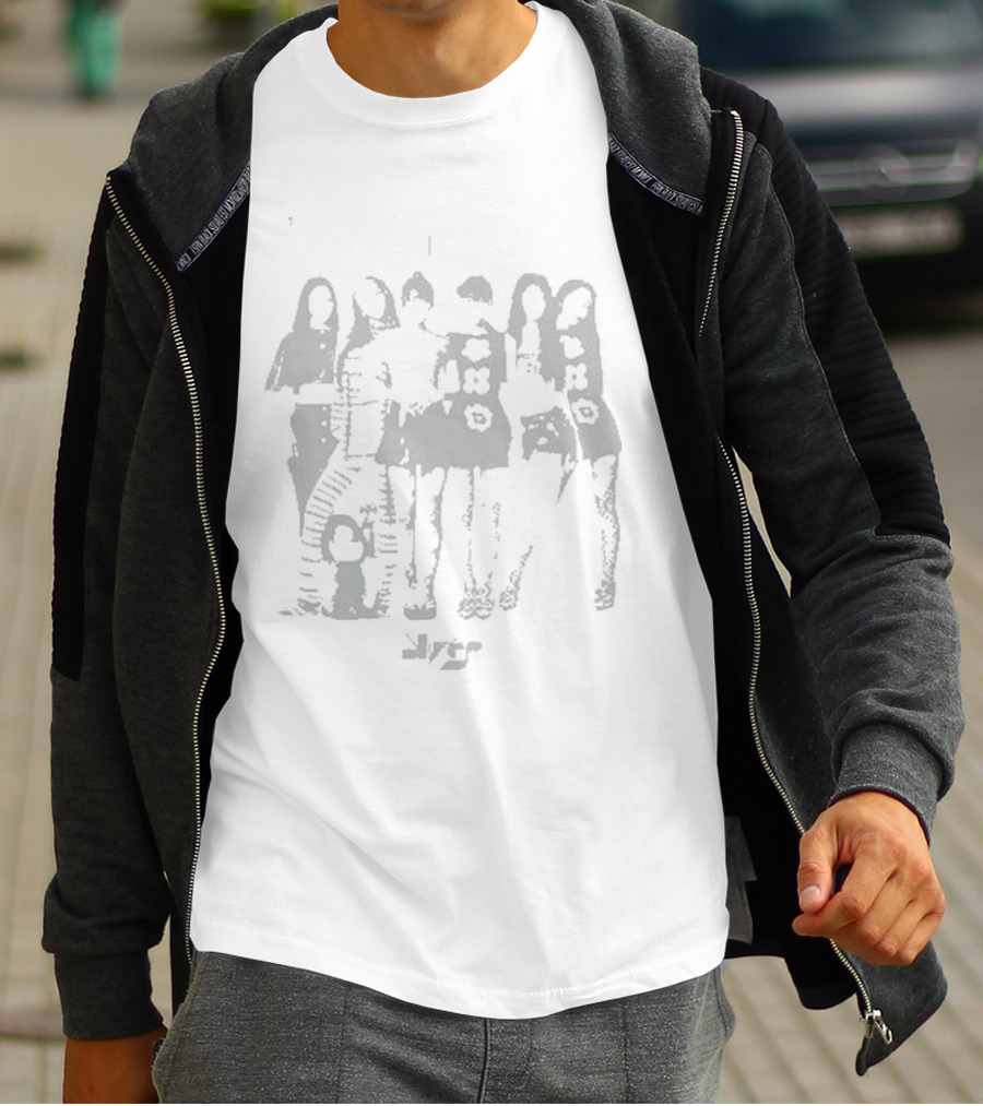 Yves Voices In My Head I Did - LOONA Group Photo T-Shirt