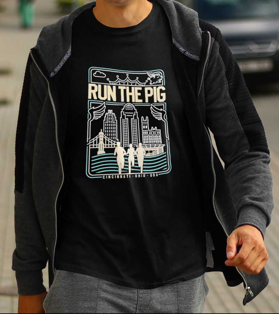 RUN THE PIG Skyline And Runners Cincinnati Ohio USA T-Shirt