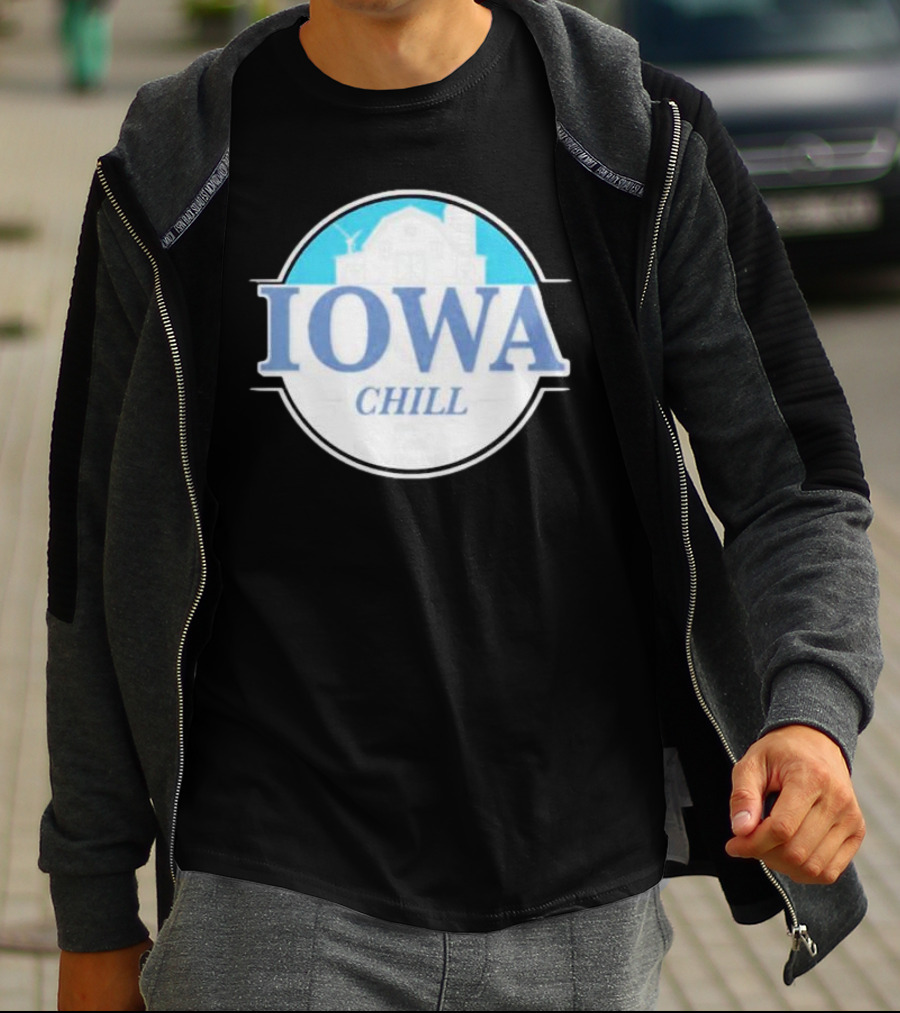 Iowa Chill Barn Windmill Circle T-Shirt