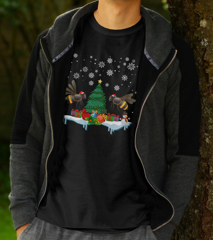 Bee Merry Christmas Tree Snowflakes Holiday Bees Santa Hats T-Shirt