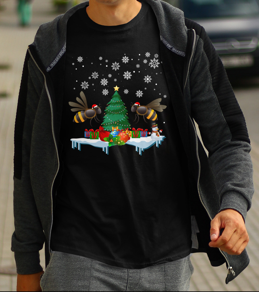 Bee Merry Christmas Tree Snowflakes Holiday Bees Santa Hats T-Shirt