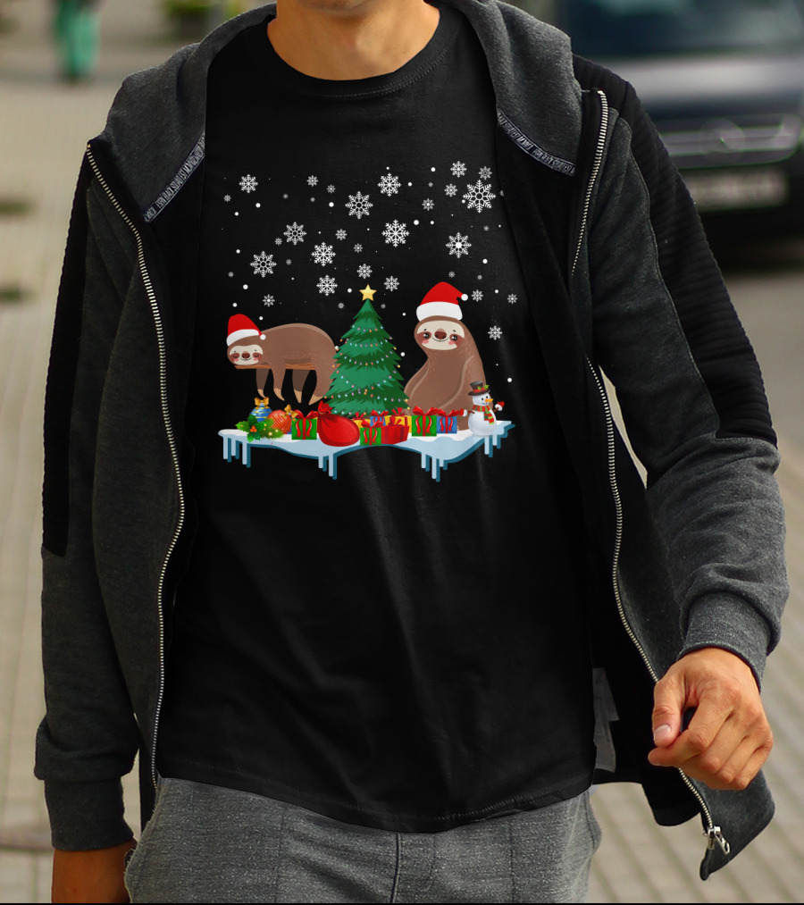 Sloth Merry Christmas Snowflakes Santa Hat Gifts Tree T-Shirt