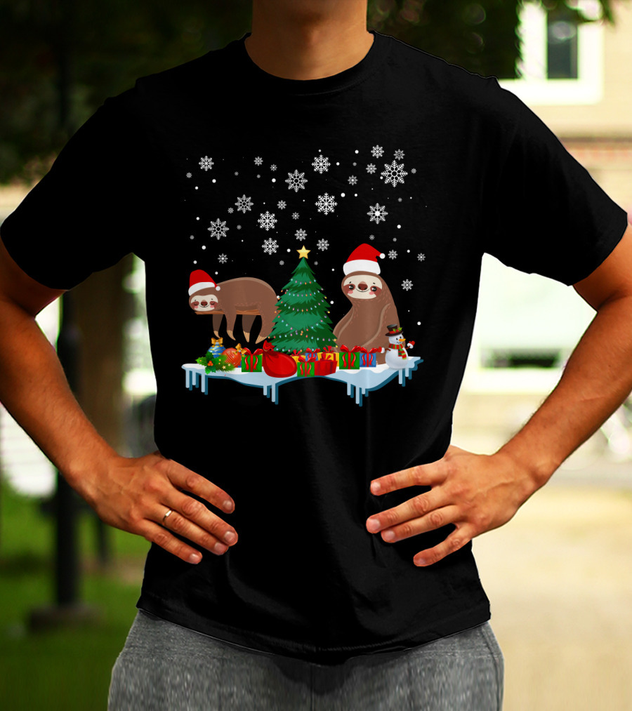 Sloth Merry Christmas Snowflakes Santa Hat Gifts Tree T-Shirt
