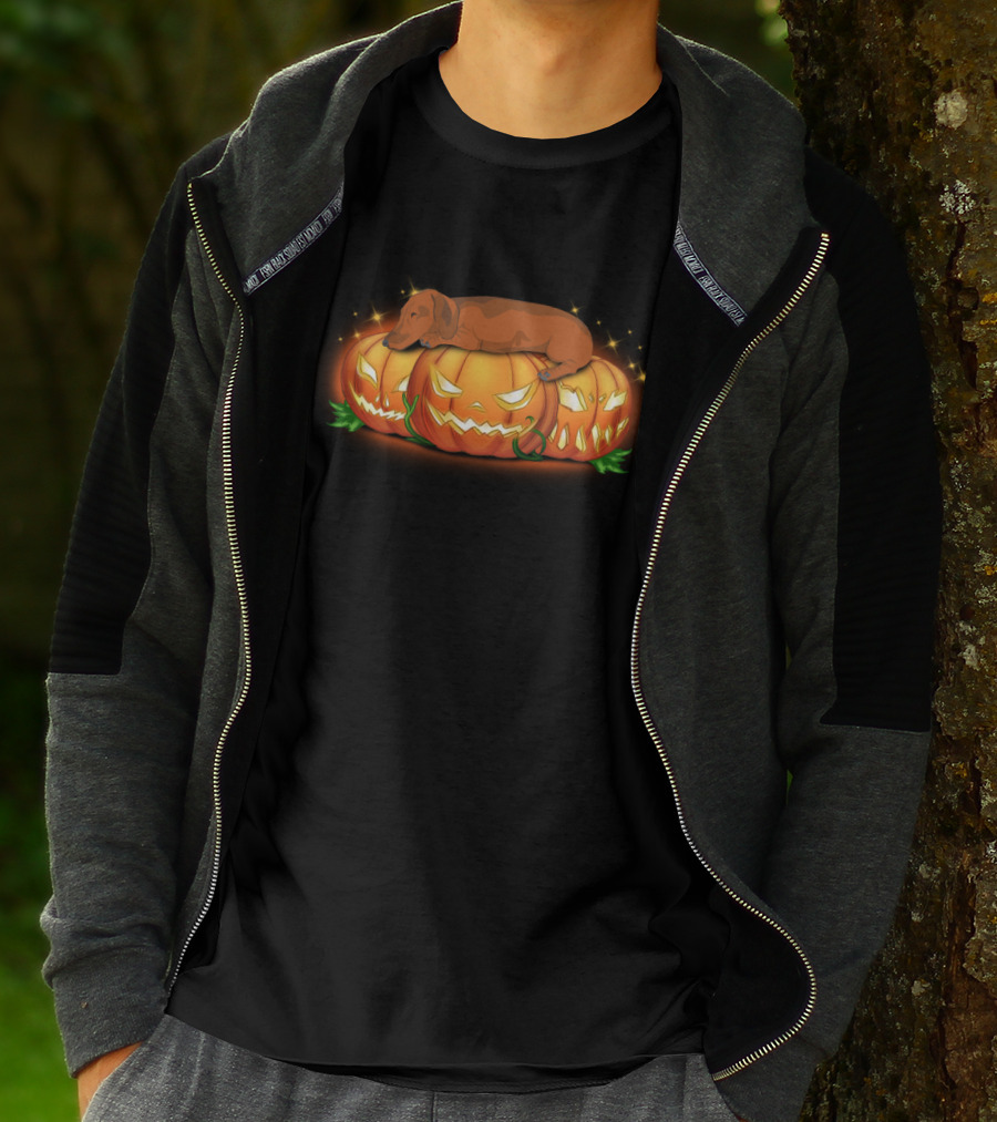 Dachshund Sleeping On Glowing Halloween Pumpkins T-Shirt