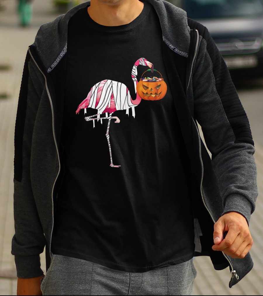 Halloween Pumpkin Mummy Flamingo Holding Candy Jack-o'-Lantern T-Shirt