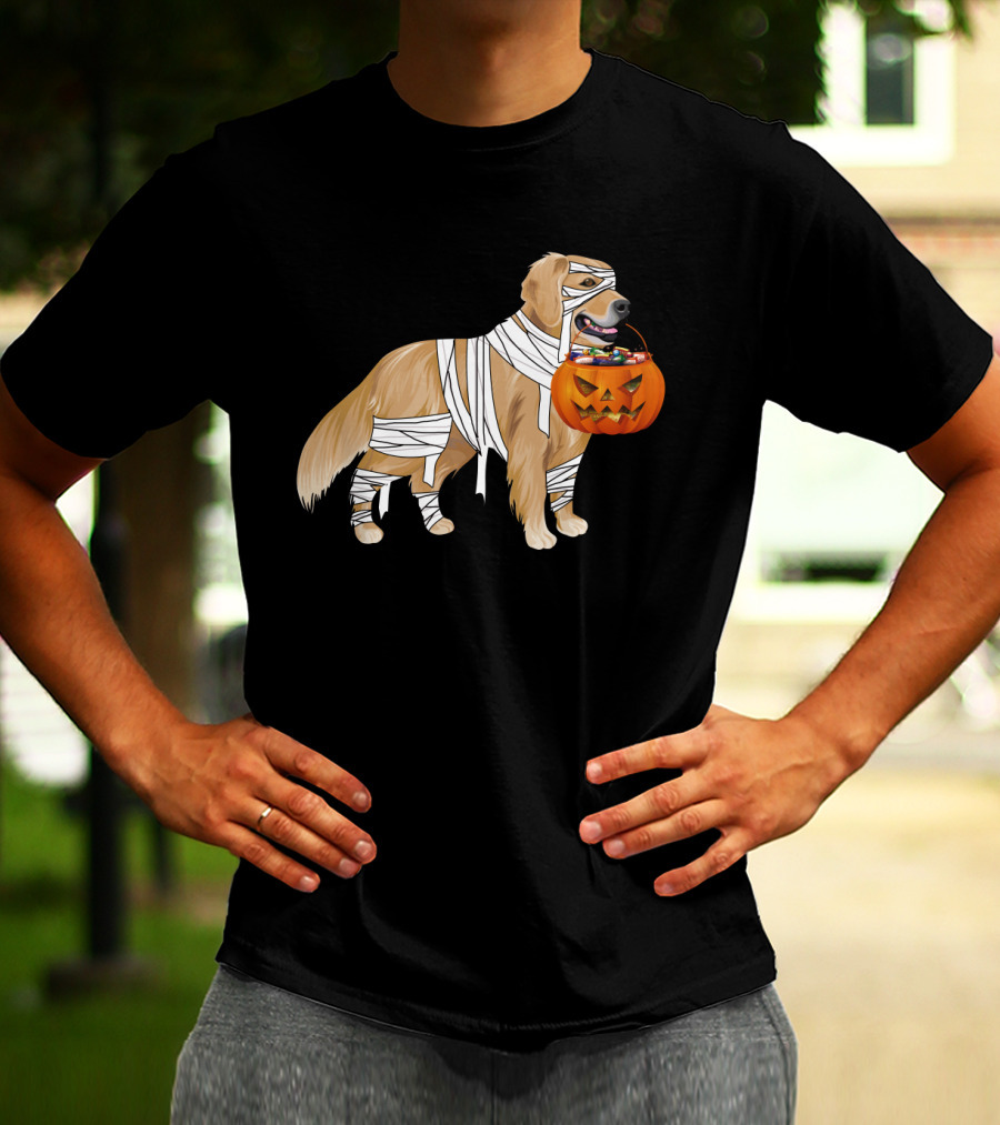 Golden Retriever Mummy With Halloween Pumpkin Basket T-Shirt