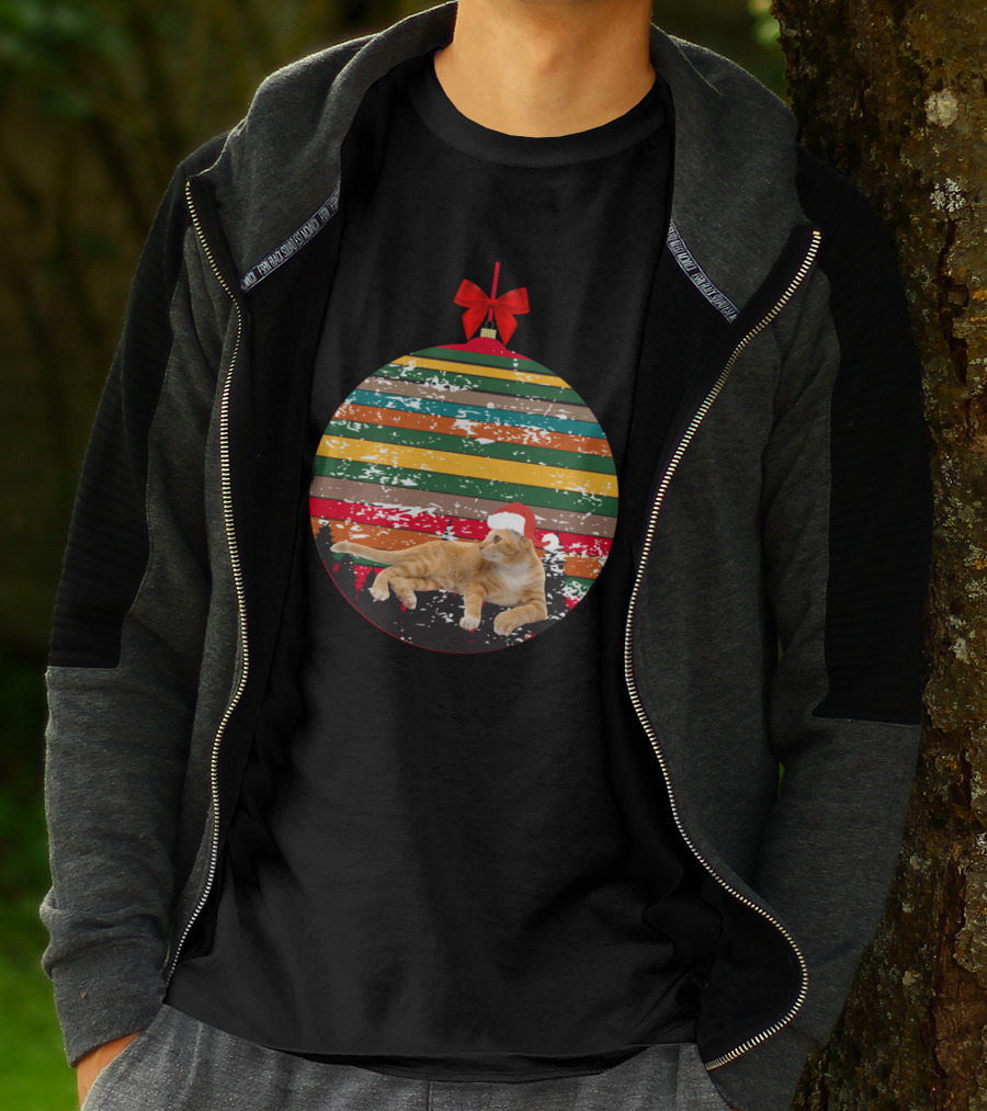 Christmas Vintagetees Cat In Santa Hat On Retro Striped Christmas T-Shirt