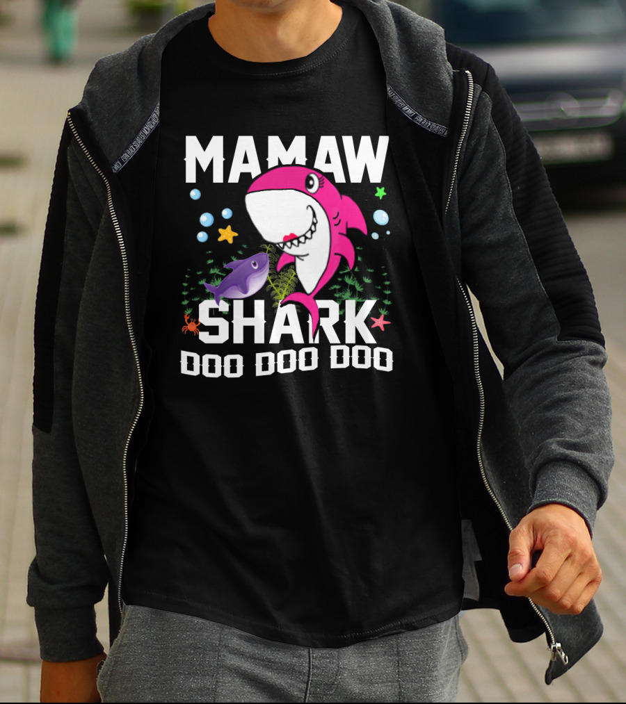 Mamaw Shark Doo Doo Doo Pink Cartoon With Fish And Bubbles T-Shirt