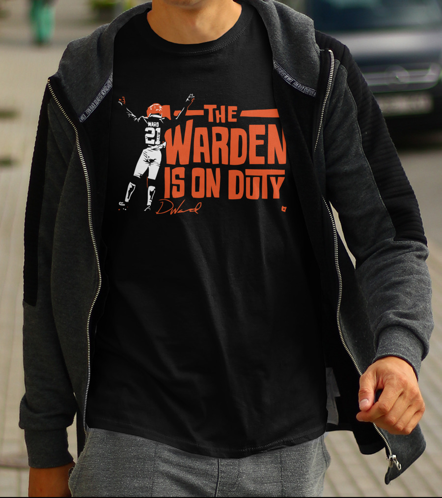 The Warden Denzel Ward Is On Duty 21 Signature Football T-Shirt