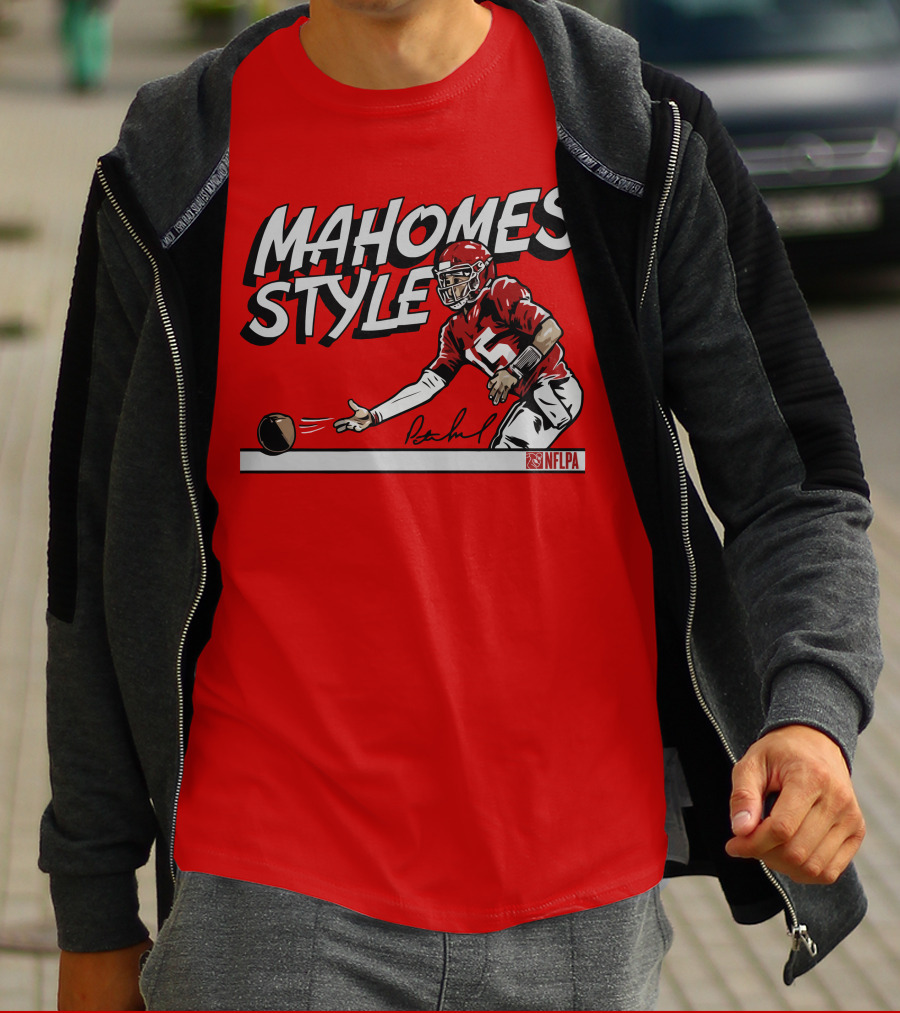 MAHOMES STYLE NFLPA Football Quarterback Signature T-Shirt