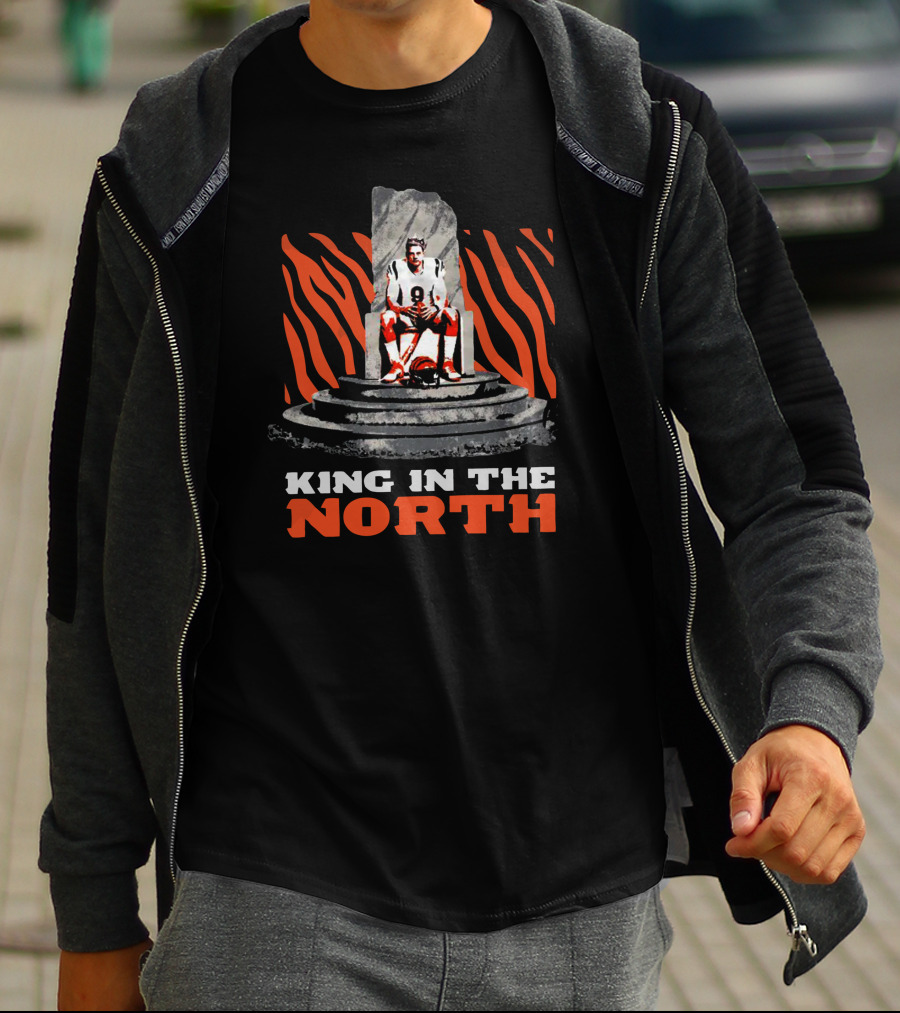 King In The North Football Throne Tiger Stripes T-Shirt