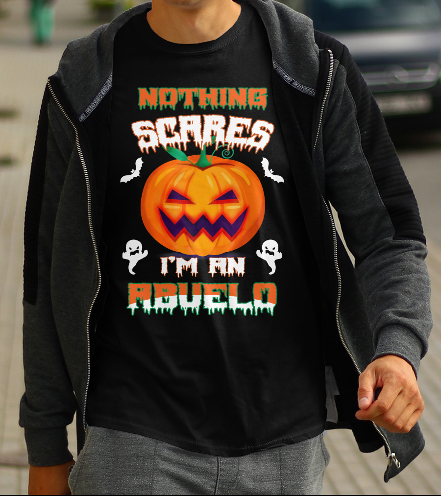 Nothing Scares I'm An Abuelo Halloween Pumpkin Ghosts And Bats T-Shirt