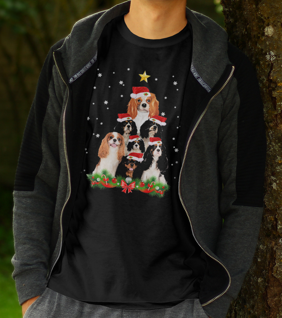 Cavalier King Christmas Tree With Santa Hat Dogs And Snowflakes T-Shirt