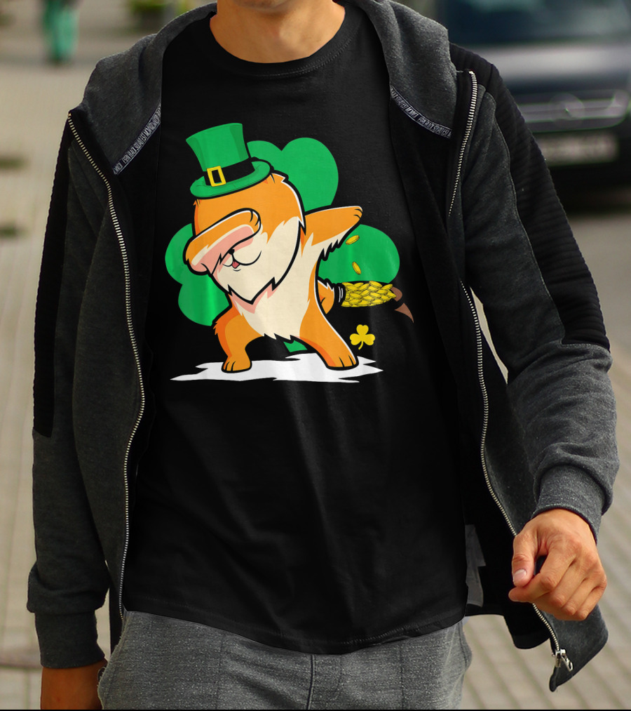 St Patrick's Day Dabbing Pomeranian With Leprechaun Hat And Shamrock T-Shirt
