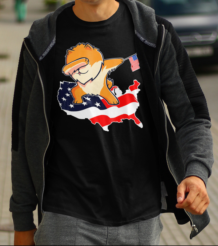 Funny Dabbing Pomeranian Holding American Flag On USA Map T-Shirt