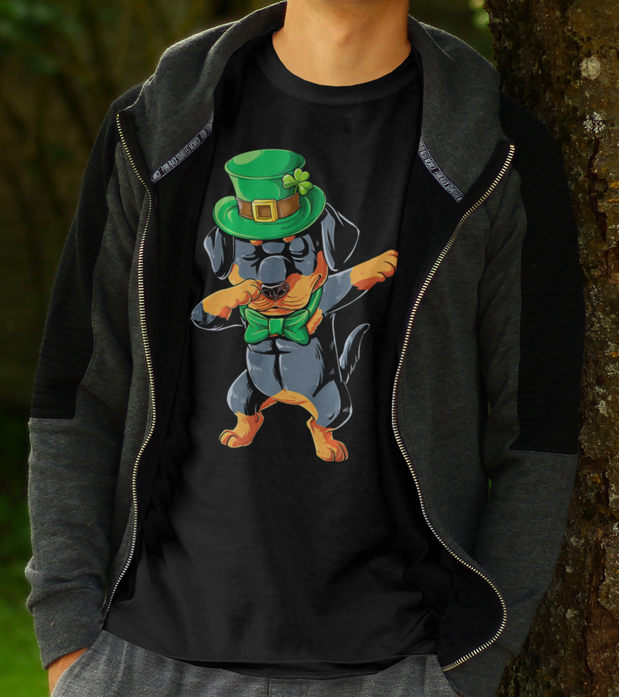 Rottweiler Dabbing Green Leprechaun Hat St Patrick's Day Bow Tie T-Shirt