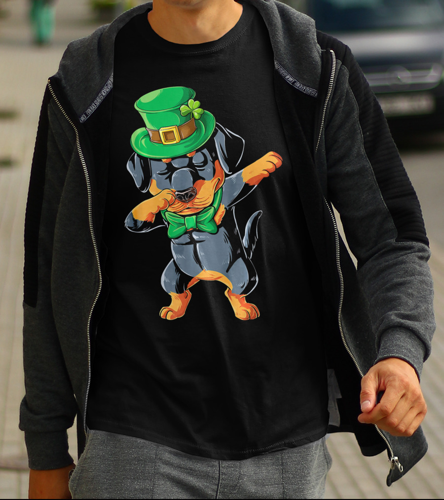 Rottweiler Dabbing Green Leprechaun Hat St Patrick's Day Bow Tie T-Shirt