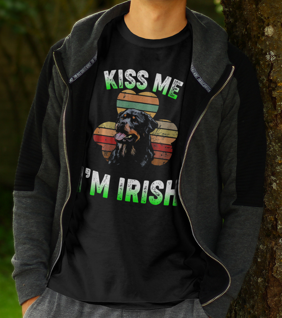 Kiss Me I'm Irish Funny Vintage Shamrock Rottweiler T-Shirt
