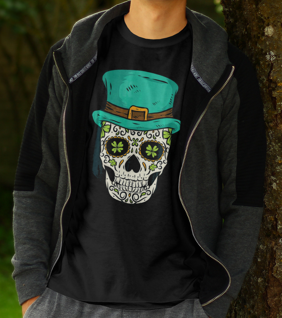 Lucky St. Patrick's Day Green Irish Skull With Celtic Shamrocks And Top Hat T-Shirt