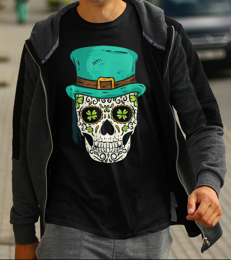 Lucky St. Patrick's Day Green Irish Skull With Celtic Shamrocks And Top Hat T-Shirt