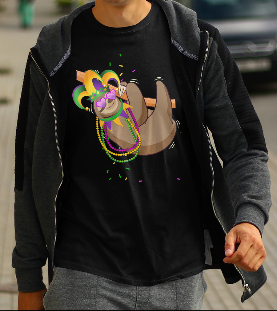 Mardi Gras Sloth Wearing Colorful Beads And Jester Mask T-Shirt