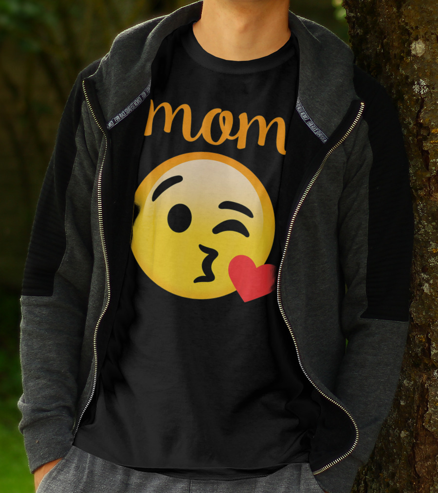 Mom Kissing Emoji Heart Kiss Emoji T-Shirt