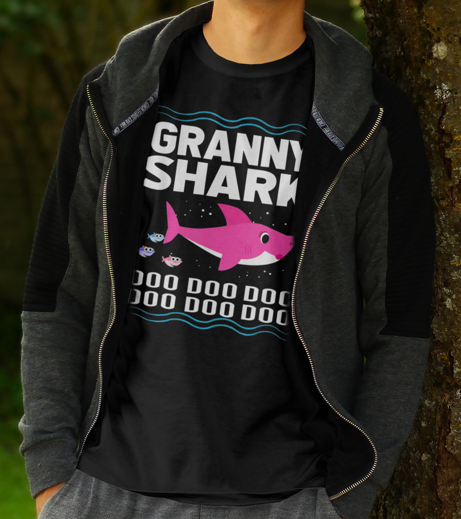 Granny Shark Doo Doo Doo Doo Pink Funny Baby Shark T-Shirt