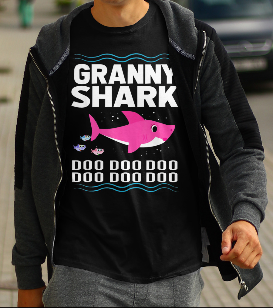 Granny Shark Doo Doo Doo Doo Pink Funny Baby Shark T-Shirt