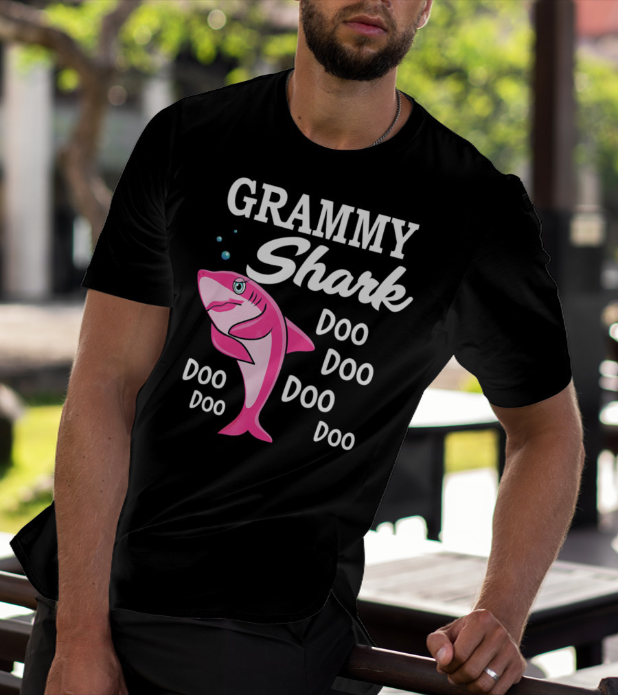 Grammy Shark Doo Doo Doo Grandma Hall T-Shirt