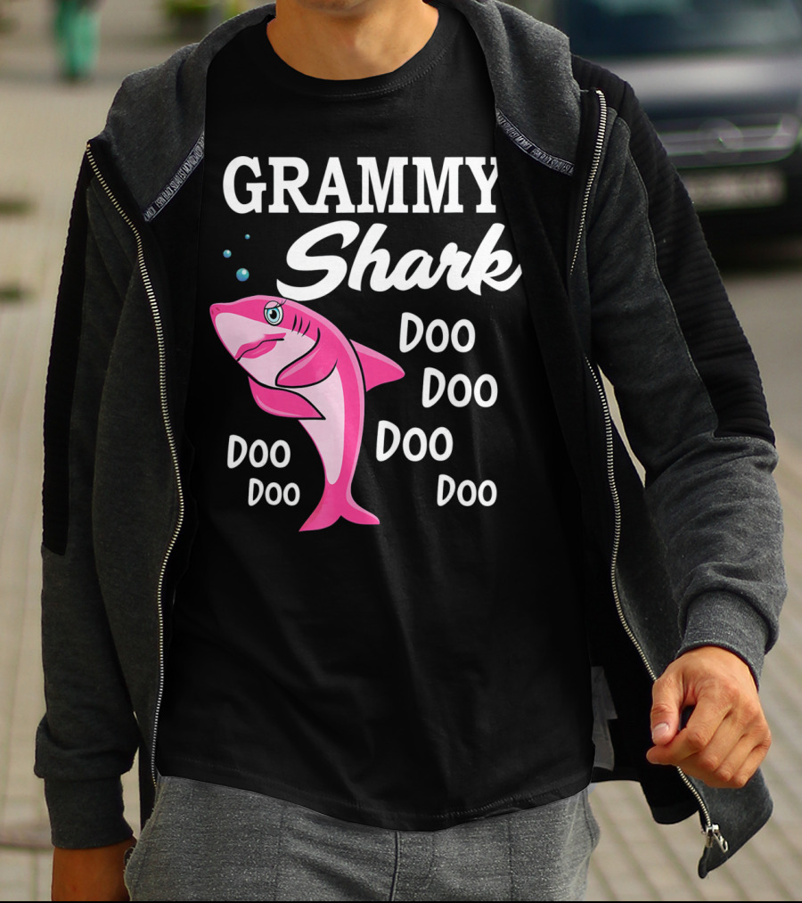 Grammy Shark Doo Doo Doo Grandma Hall T-Shirt
