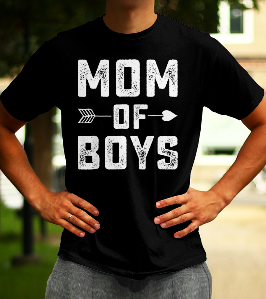 MOM OF BOYS Arrows Heart Rustic T-Shirt