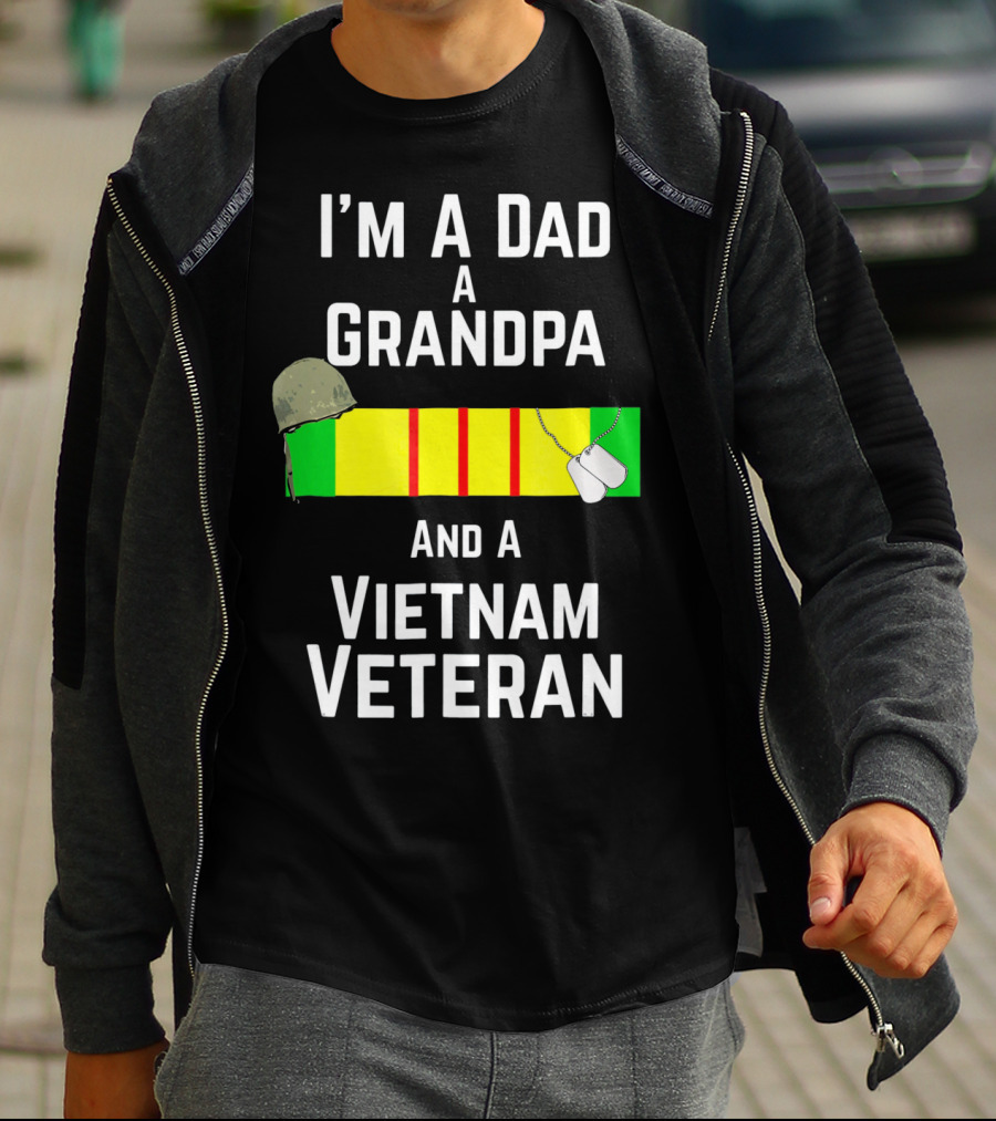 I'm A Dad A Grandpa And A Vietnam Veteran With Military Recognition Ribbon And Helmet T-Shirt